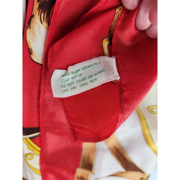 Vintage Equestrian Horses Riders English Riding Large Silky Scarf Red‎ Wall Art - Picture 7 of 8